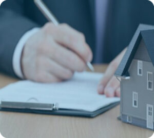 Signature de documents liés à la gestion de patrimoine immobilier et financier